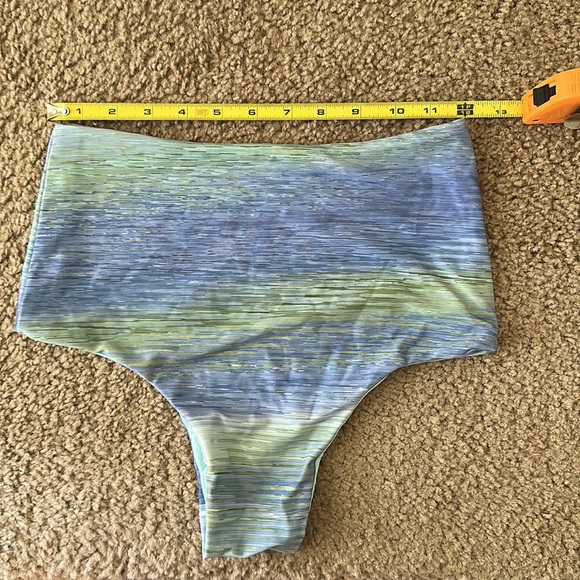 Swim like a mermaid reversible bikini - Picture 6 of 7